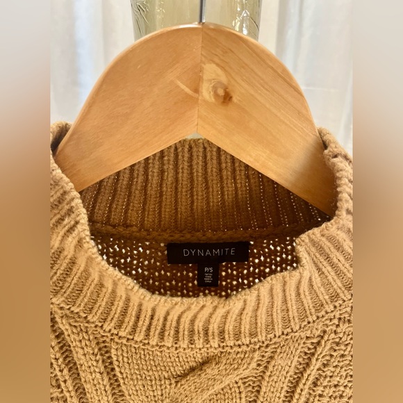 DYNAMITE sweater small - Picture 2 of 4